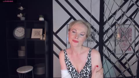 Sandra online show from February 8, 2025, 8:52 am