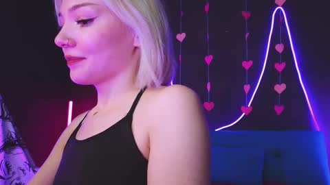 Sandy  online show from February 20, 2025, 7:34 am