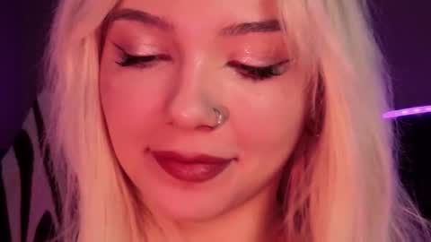 Sandy  online show from November 21, 2025, 9:19 am