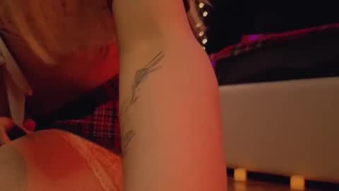 Snapshot of sandraboyl chatting on December 19, 2025, 2:40 am Sandy online show from December 19, 2025, 2:40 am