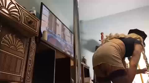 Snapshot of sandrasaa chatting on October 13, 2025, 6:24 am Sandra online show from October 13, 2025, 6:24 am