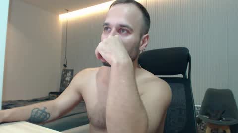 DeAlex online show from October 3, 2025, 7:55 pm