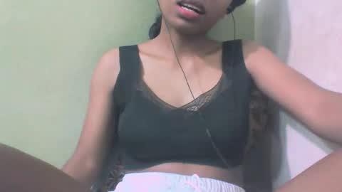 sandy735579 online show from February 26, 2026, 7:40 am