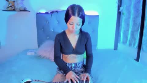 Sandy online show from February 11, 2026, 9:42 pm