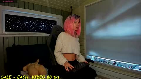 Sandy and Chris online show from November 14, 2025, 10:14 am