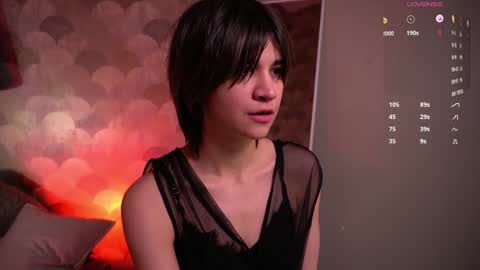 Snapshot of sandzu_ chatting on February 19, 2026, 5:31 pm Viola online show from February 19, 2026, 5:31 pm