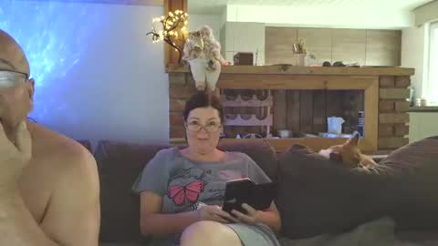 sanroom online show from November 30, 2025, 9:46 am