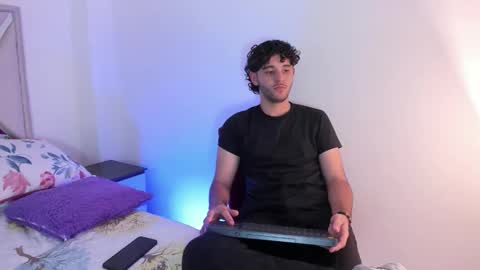 Snapshot of santi700948 chatting on March 29, 2026, 4:56 am santi700948 online show from March 29, 2026, 4:56 am