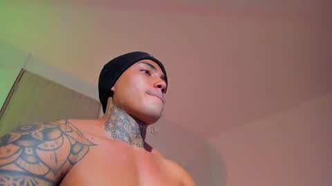 Santi Ferrer online show from March 16, 2026, 5:44 am