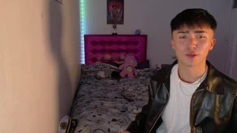 santi_fabulous online show from December 19, 2025, 11:01 pm