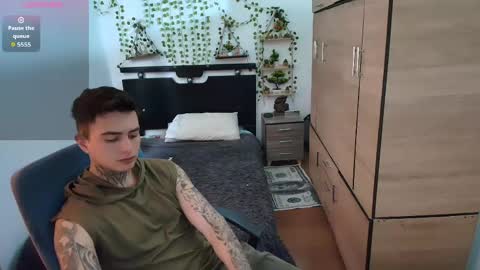 santi_ss online show from April 25, 2026, 4:15 pm