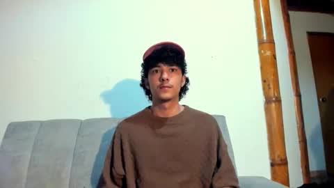 santi_twink19 online show from April 18, 2026, 9:02 am