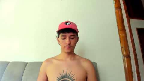 santi_twink19 online show from May 25, 2026, 4:13 pm