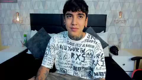 SantiAbader online show from November 21, 2025, 12:04 pm