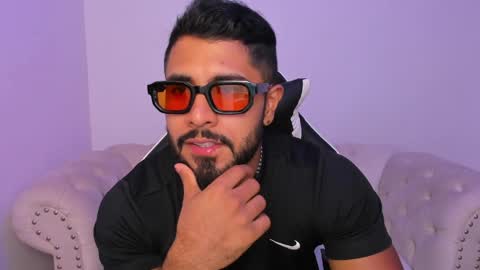 santiago_huntt online show from March 31, 2026, 9:26 pm