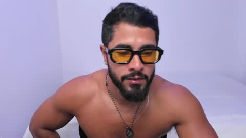 santiago_huntt online show from April 24, 2026, 8:22 pm