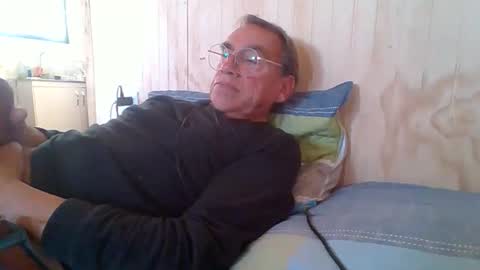 Snapshot of santiago_n chatting on November 19, 2025, 8:42 pm santiago_n online show from November 19, 2025, 8:42 pm