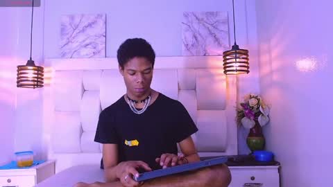 Santiiiiii  online show from April 16, 2026, 6:52 pm