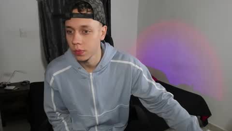 Julius Novachrono  online show from November 28, 2025, 12:19 pm