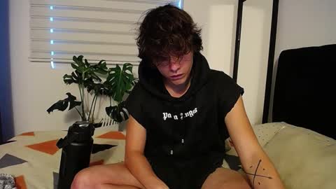 Santii online show from December 18, 2024, 10:35 pm