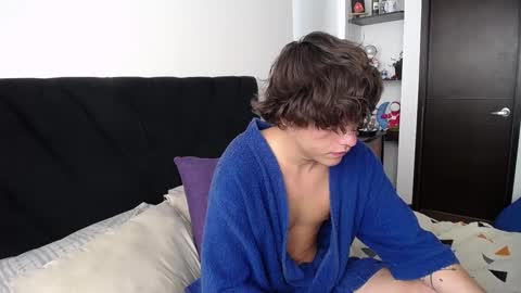 Santii online show from February 18, 2025, 3:43 pm