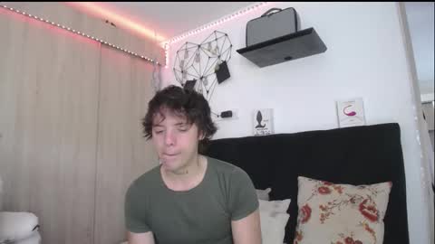 Santii online show from March 13, 2026, 1:40 pm