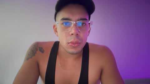 santoxxxkinney online show from February 1, 2026, 6:06 pm