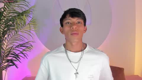 Santii online show from November 17, 2025, 8:36 pm