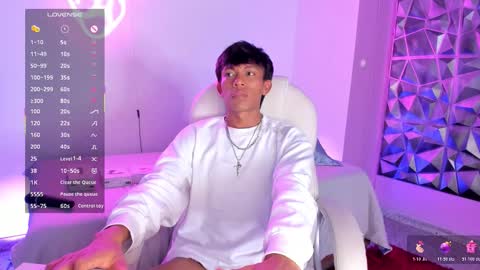 Santii online show from November 18, 2025, 10:36 pm