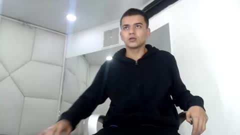 Snapshot of santtiibuck chatting on March 1, 2026, 11:45 am SanttiiBuck online show from March 1, 2026, 11:45 am