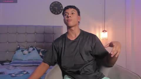 santy_stump online show from November 2, 2025, 9:06 pm