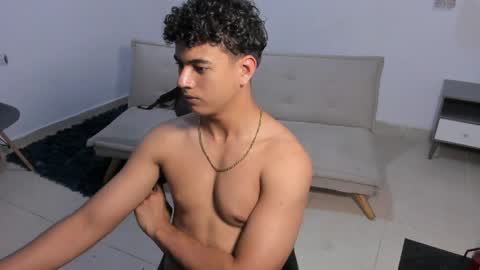 santy_stump online show from April 2, 2026, 9:23 pm