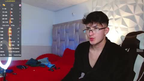 Snapshot of santyago_taylor chatting on December 9, 2024, 12:12 am Santyago online show from December 9, 2024, 12:12 am