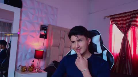 Snapshot of santyago_taylor chatting on December 29, 2024, 8:15 pm Santyago online show from December 29, 2024, 8:15 pm