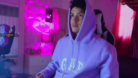 Snapshot of santyago_taylor chatting on December 31, 2024, 9:17 pm Santyago online show from December 31, 2024, 9:17 pm