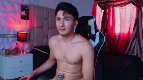 Snapshot of santyago_taylor chatting on January 1, 2025, 9:52 pm Santyago online show from January 1, 2025, 9:52 pm