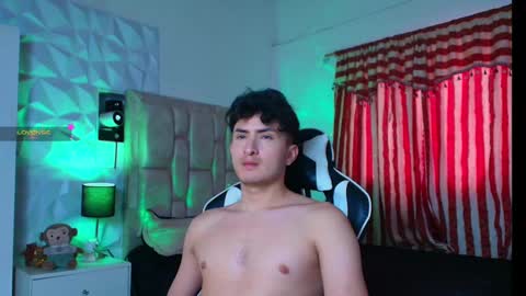 Snapshot of santyago_taylor chatting on January 17, 2025, 6:54 pm Santyago online show from January 17, 2025, 6:54 pm