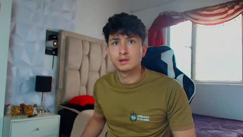 Snapshot of santyago_taylor chatting on January 28, 2025, 1:27 pm Santyago online show from January 28, 2025, 1:27 pm