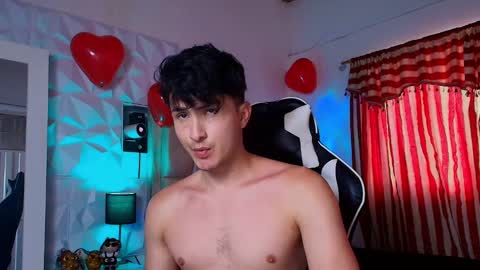 Snapshot of santyago_taylor chatting on February 17, 2025, 6:59 pm Santyago online show from February 17, 2025, 6:59 pm