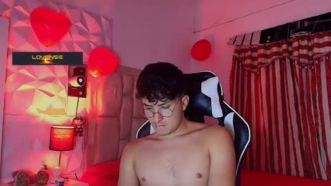 Snapshot of santyago_taylor chatting on March 6, 2025, 7:10 pm Santyago online show from March 6, 2025, 7:10 pm