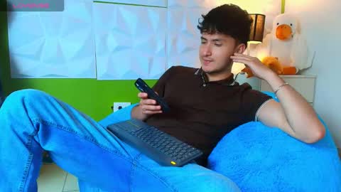 Snapshot of santyago_taylor chatting on September 22, 2025, 7:05 pm Santyago online show from September 22, 2025, 7:05 pm