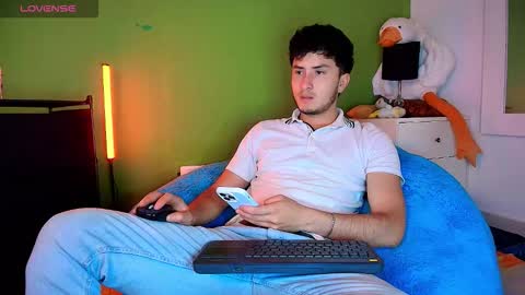 Snapshot of santyago_taylor chatting on November 6, 2025, 7:15 pm Santyago online show from November 6, 2025, 7:15 pm