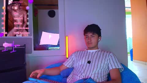 Snapshot of santyago_taylor chatting on November 11, 2025, 7:58 pm Santyago online show from November 11, 2025, 7:58 pm