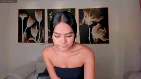 Saphira James online show from June 3, 2026, 2:14 am