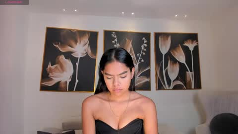 Saphira James online show from June 6, 2026, 2:27 am