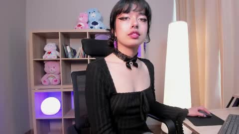 saphyralux online show from June 6, 2026, 8:24 pm