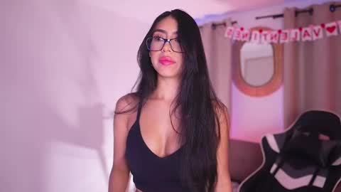 Sara  online show from February 17, 2025, 12:38 pm