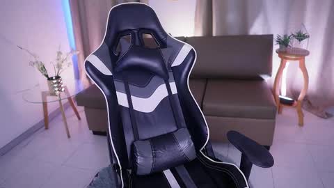 Sara  online show from February 25, 2025, 3:27 pm