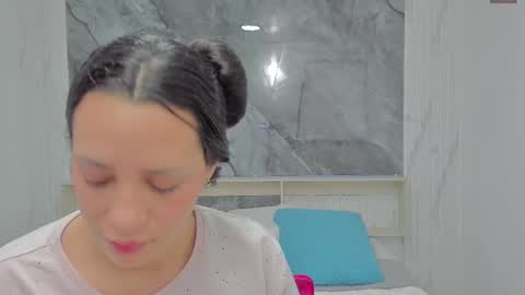 sara allenx online show from February 14, 2025, 11:42 am