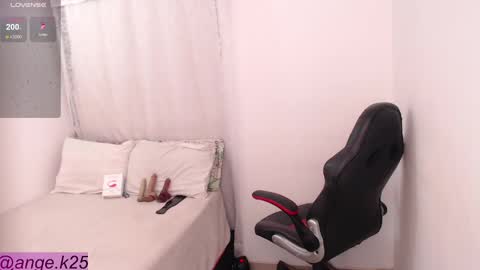 Snapshot of sara_bella1 chatting on February 12, 2025, 1:52 am Im Angelica  My pleasure in your hands Give me more vibrations and make me cum PVT IS OPEN online show from February 12, 2025, 1:52 am